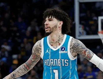 开云登录入口-鲍尔全场15投仅1中,三分10中0得到2分5篮板7助攻2抢断1封盖