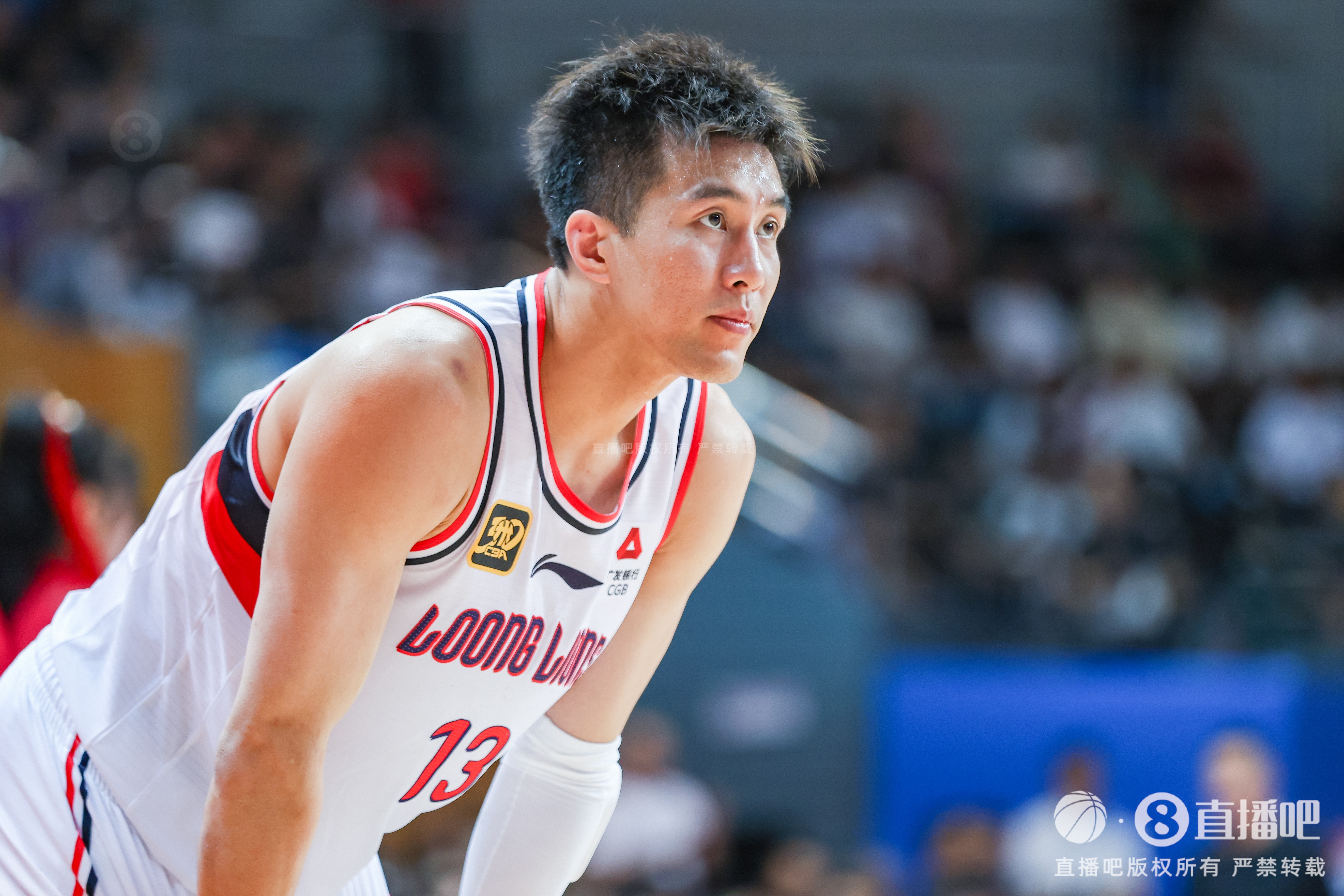 复出还要找状态！郭艾伦半场4中1拿到2分1板1助